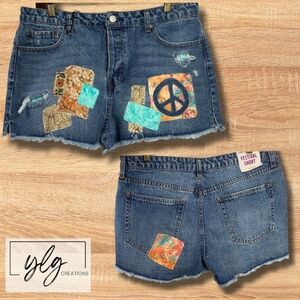 Vanilla Star Denim Cut Off Jean Short Boho Hippie Peace Patched Retro 70s New 13